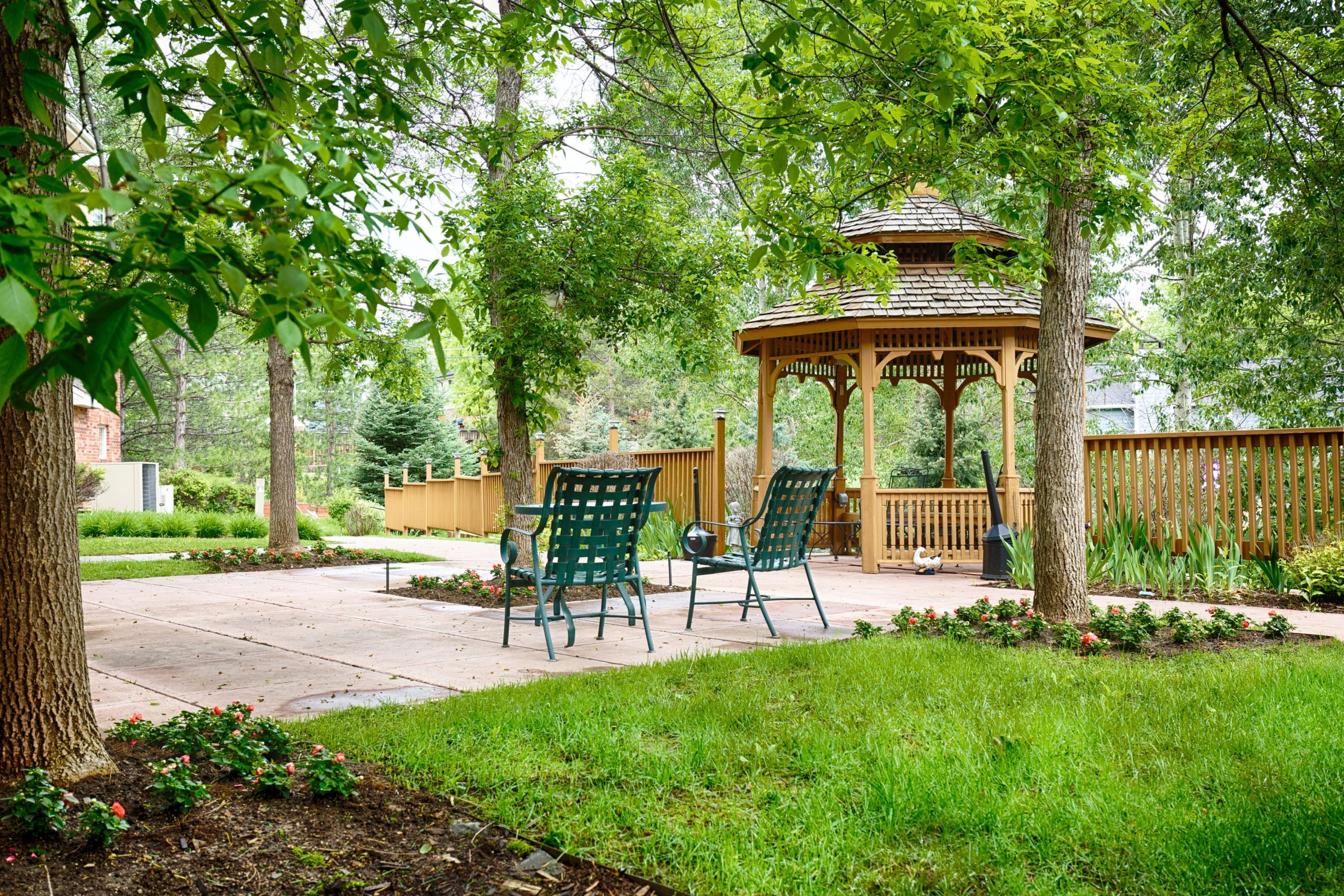 Someren Glen Senior Living Community in Centennial, CO - exterior someren glen with gazebo largelandscape